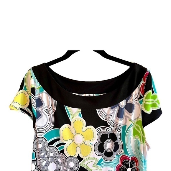 SANGRIA, SHIFT DRESS. BRIGHTLY COLORED PRINT WITH BLACK BANDED NECKLINE. SIZE 14 - Picture 3 of 7